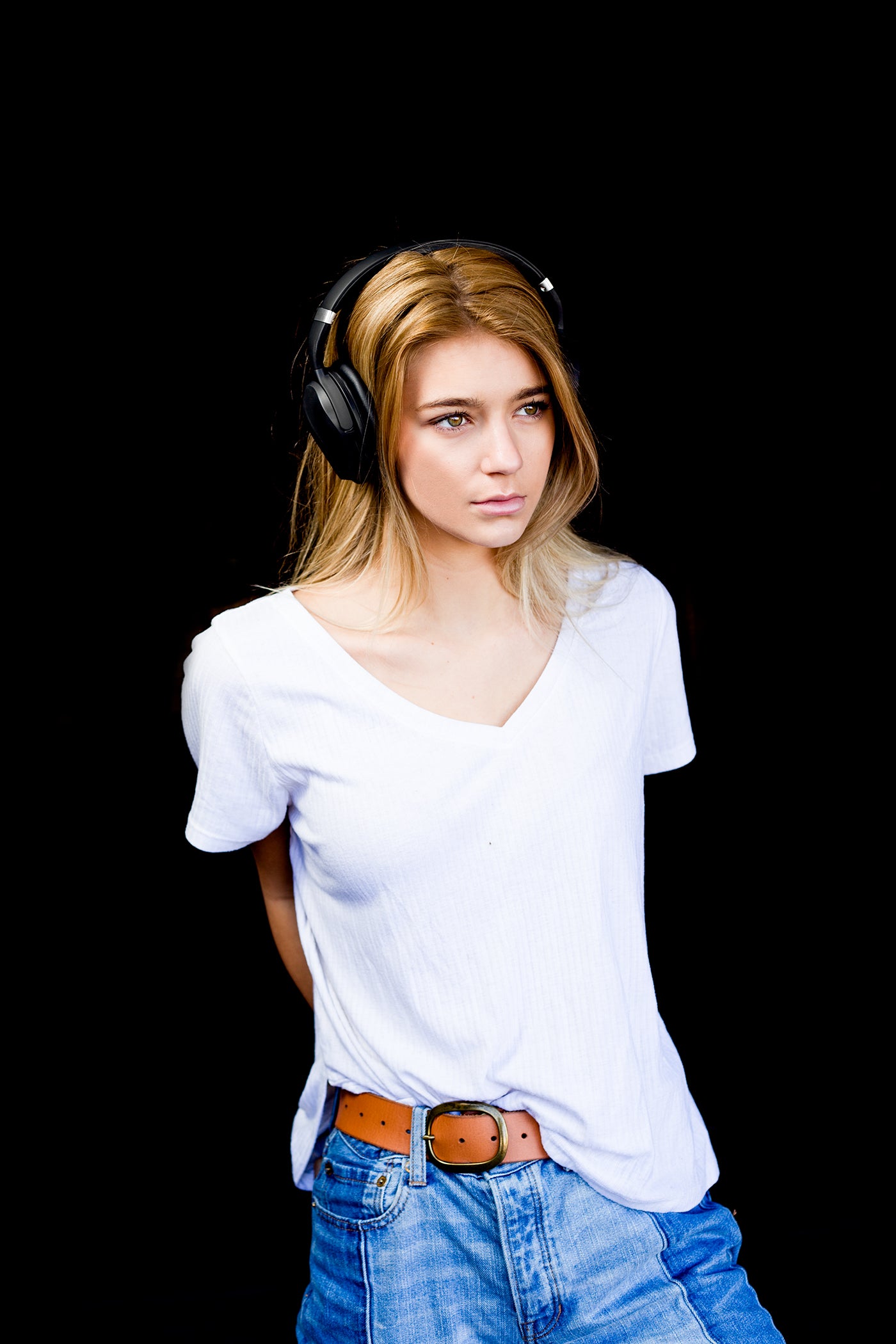 girl wearing headphone